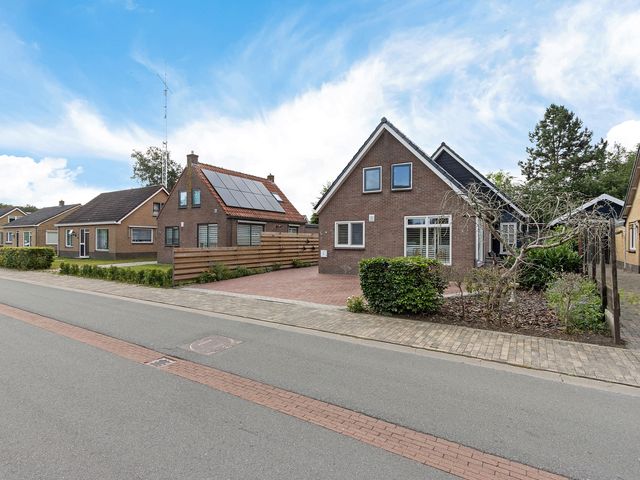 Hoofdweg 238, Nijeholtpade