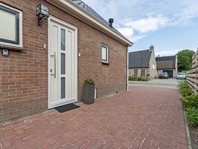 Hoofdweg 238, Nijeholtpade