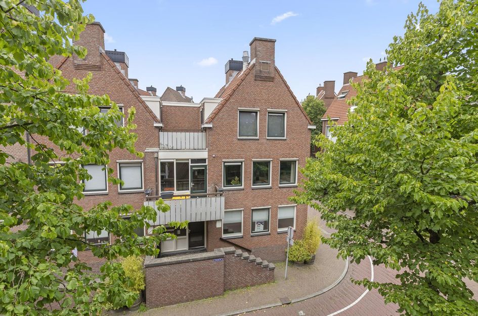 Binnen de Veste 72