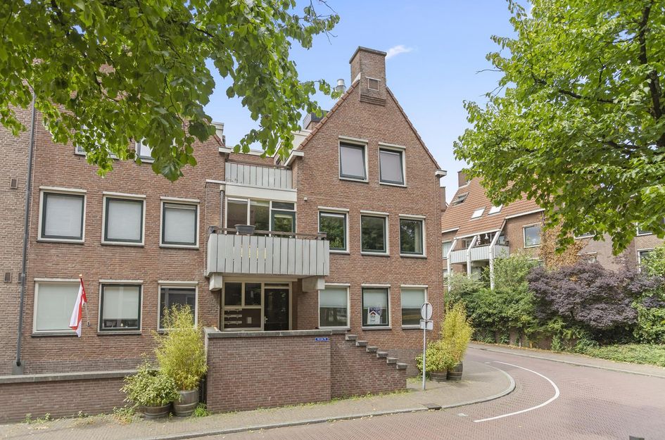 Binnen de Veste 72