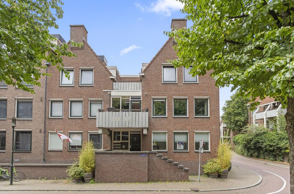 Binnen de Veste 72