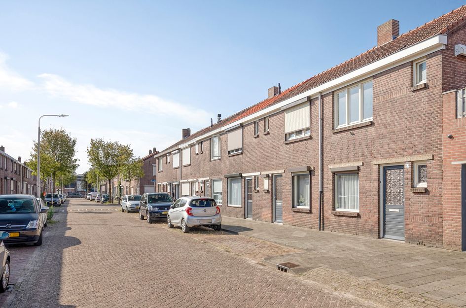 Oeverstraat 57
