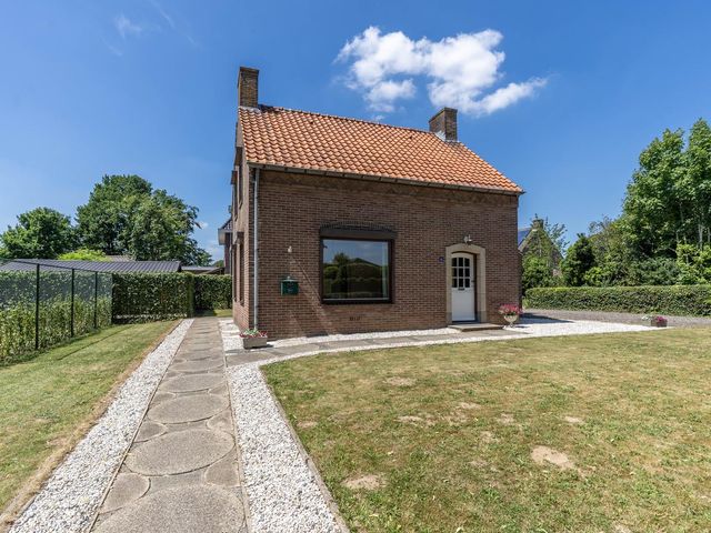 Grotestraat 110, Vierlingsbeek