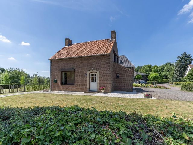 Grotestraat 110, Vierlingsbeek