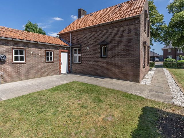 Grotestraat 110, Vierlingsbeek