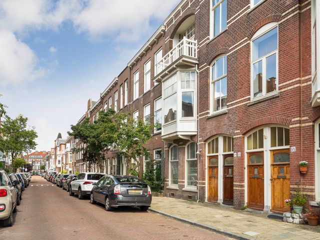 Van Loostraat 64, Den Haag