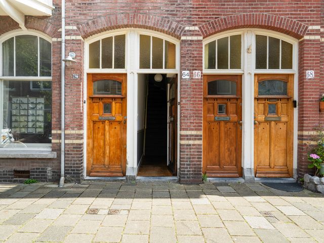 Van Loostraat 64, Den Haag