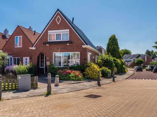 Kerkstraat 16, Scheemda