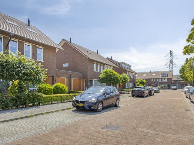 Kleefkruid 16, Puttershoek