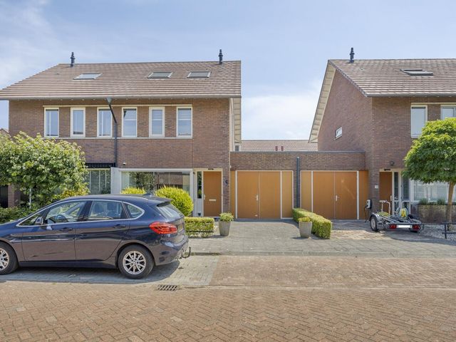 Kleefkruid 16, Puttershoek