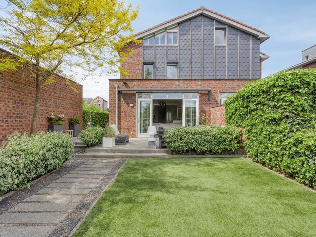 Iraklia 3, Hoofddorp