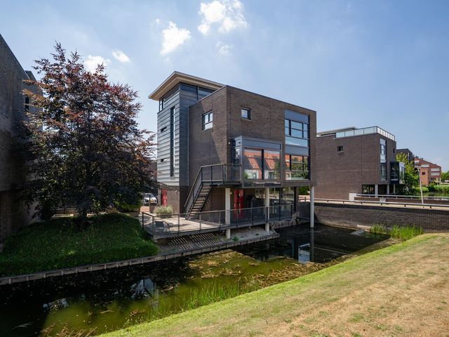 Riederveld 2, Barendrecht