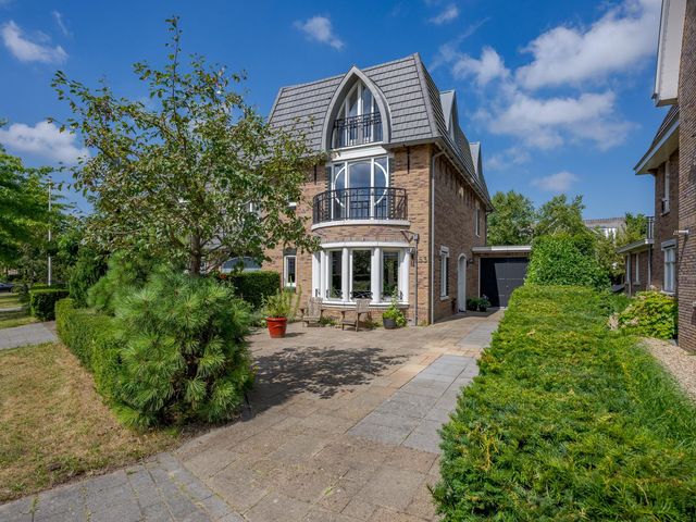 Multatulilaan 53, Voorschoten