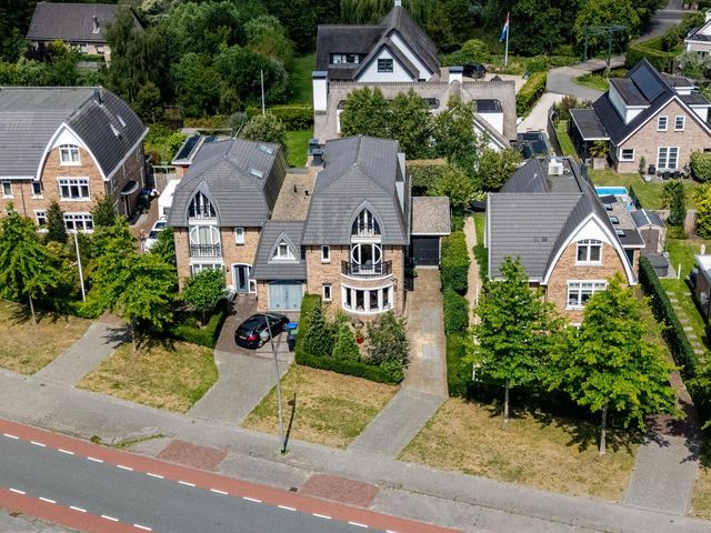 Multatulilaan 53, Voorschoten