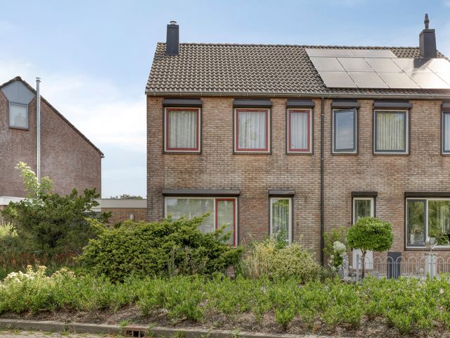 Melkweg 64, Oude-Tonge