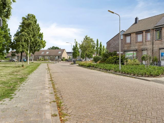 Melkweg 64, Oude-Tonge