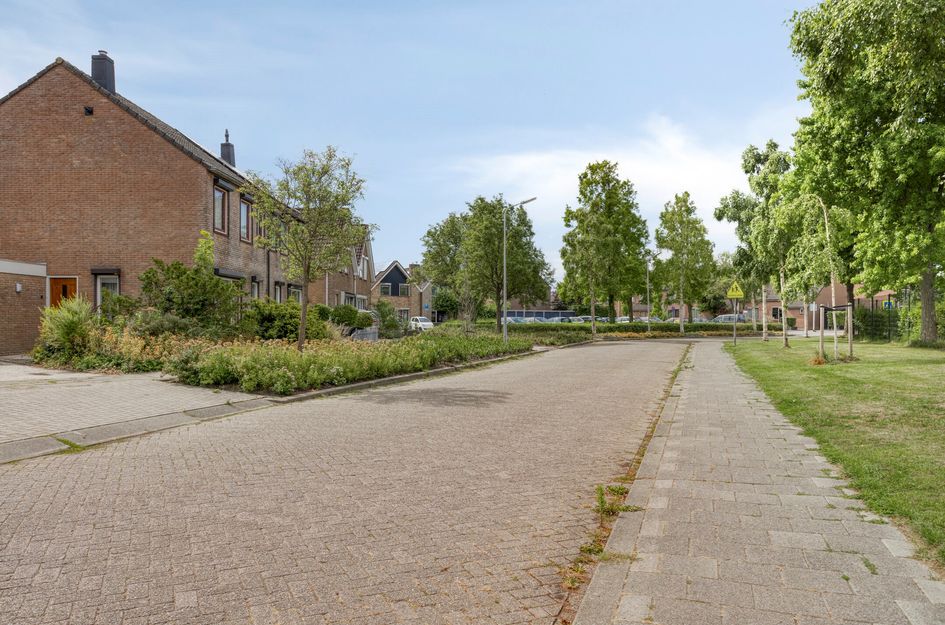 Melkweg 64