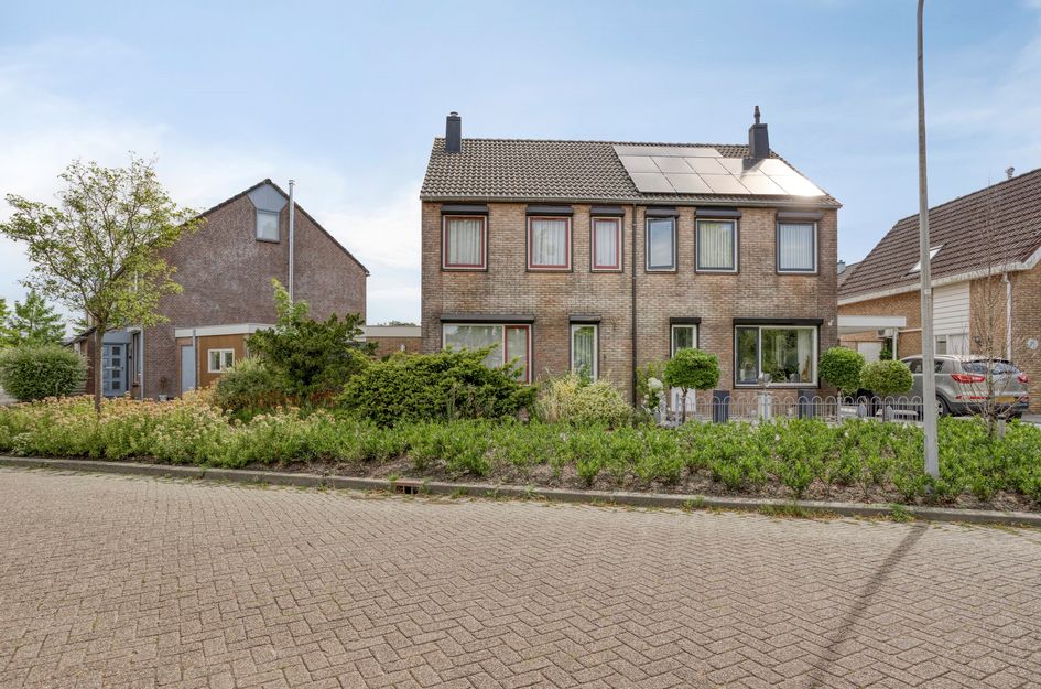 Melkweg 64