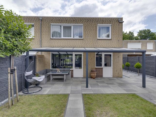 Bachstraat 20, Geleen