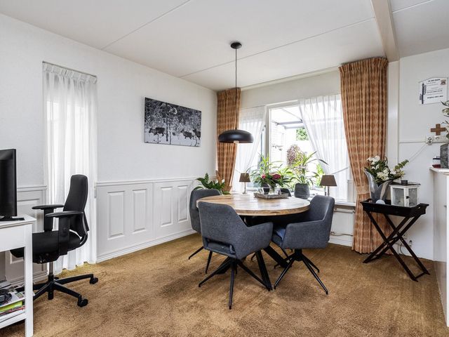 Ekster 1, Raalte