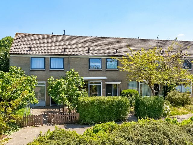 Klaverveld 4, Nieuw-Vennep