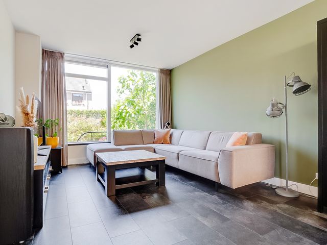 Klaverveld 4, Nieuw-Vennep