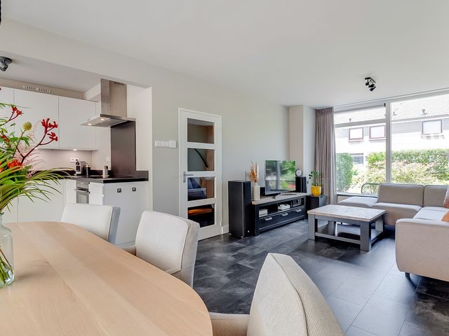 Klaverveld 4, Nieuw-Vennep