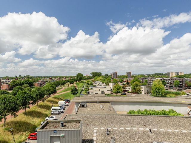 Middeldijkerplein 102, Barendrecht