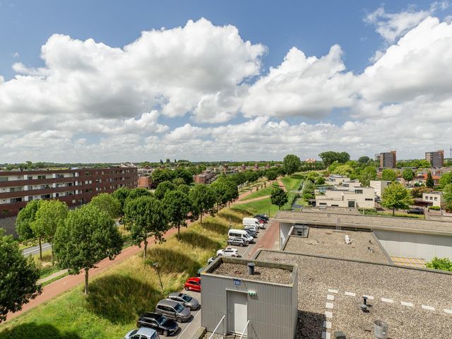 Middeldijkerplein 102, Barendrecht