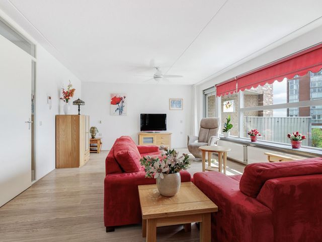 Middeldijkerplein 102, Barendrecht