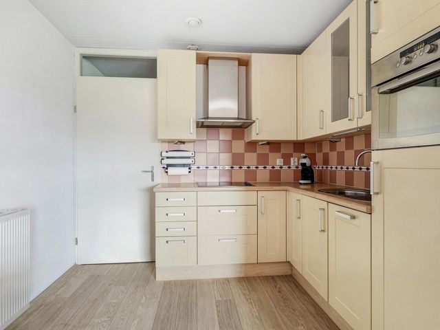 Middeldijkerplein 102, Barendrecht