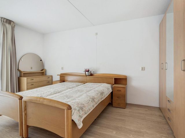 Middeldijkerplein 102, Barendrecht