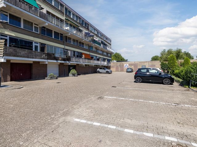 Sperwerlaan 27, Hoogeveen