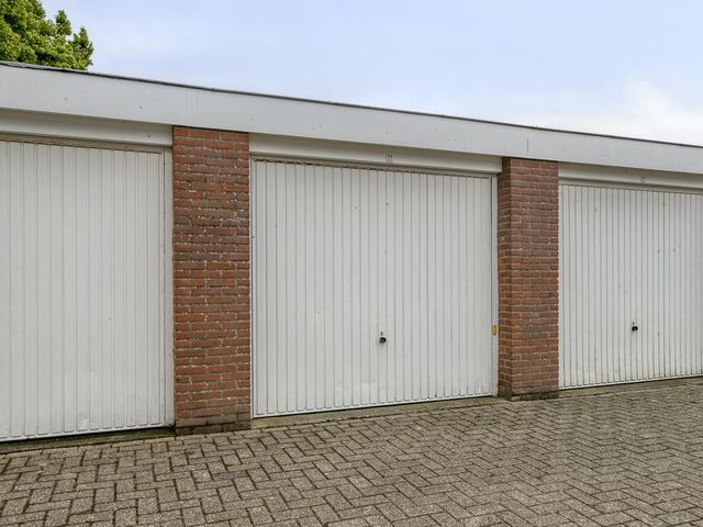 Scarpe Ee-laan 18, Scherpenisse