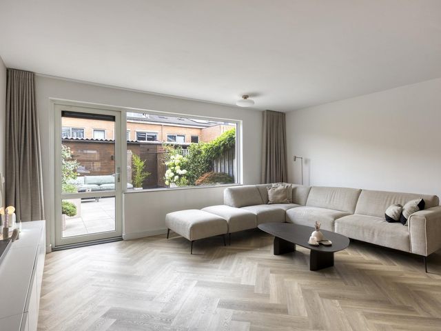 Palmestein 49, Nieuw-Vennep