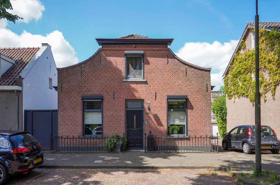 Hoogstraat 104