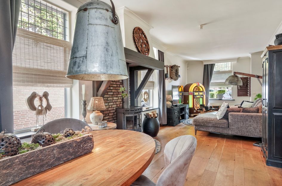 Hoogstraat 104