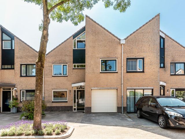 Madernastraat 5, Almere