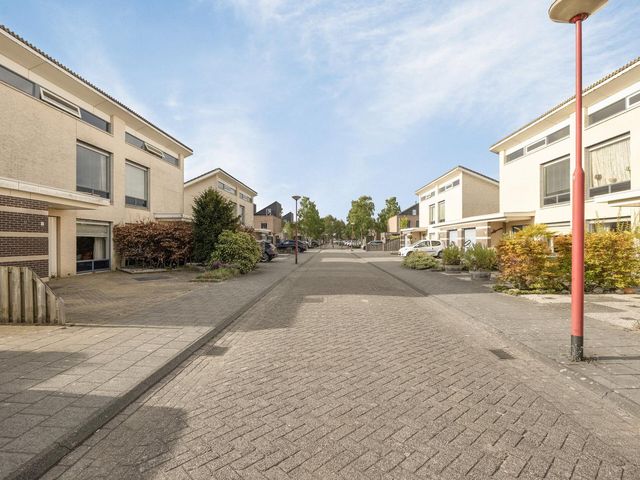 Bellinistraat 1, Oud-Beijerland