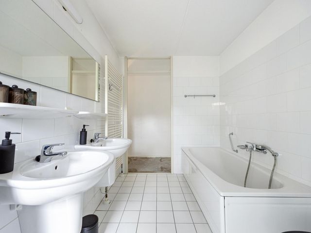 Bellinistraat 1, Oud-Beijerland