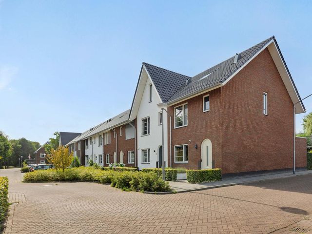 Meerkensloop 23, Heesch