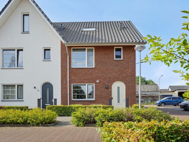 Meerkensloop 23, Heesch
