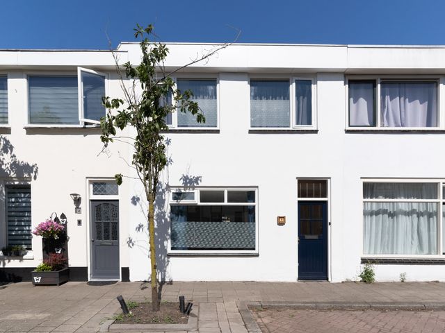 Middelharnissestraat 12, Schiedam