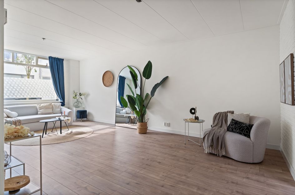 Middelharnissestraat 12