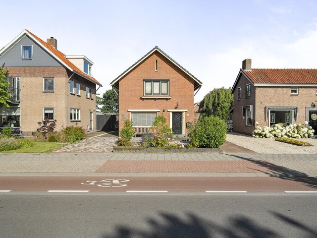 Burg. Lovinkstraat 75, Breezand