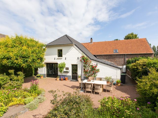 Valkstraat 10, Overasselt