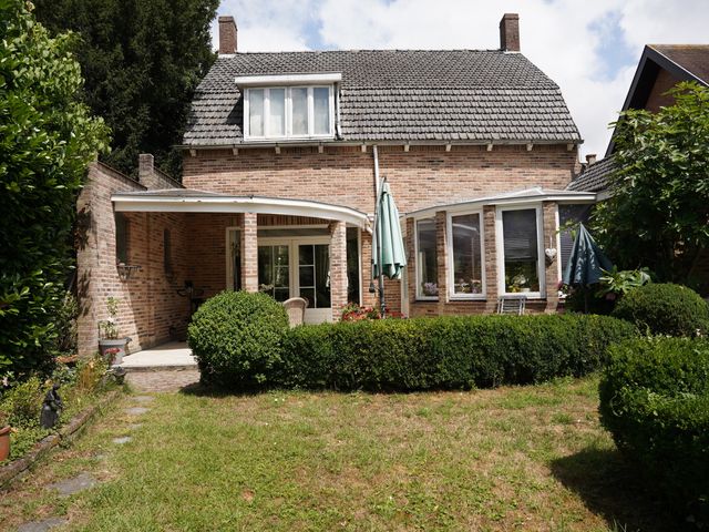 Oostburgsestraat 16, Zuidzande