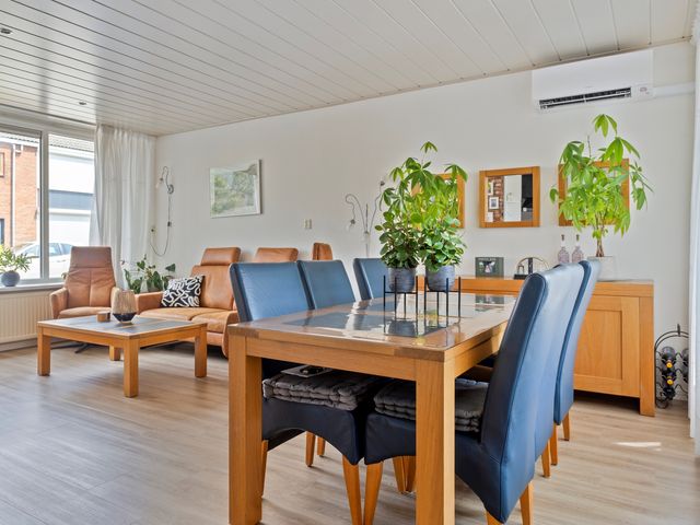 Wilhelminastraat 2, Hoek