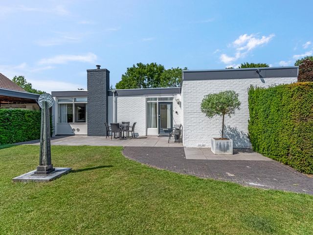 A. Nieboerplein 7, Zetten