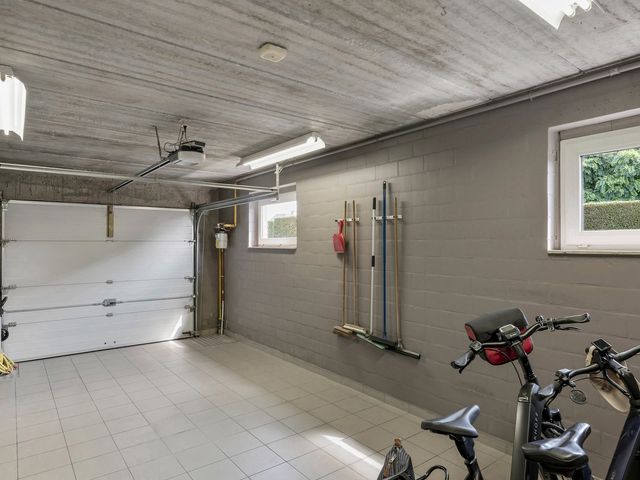 Koning Albertstraat 181  , Ravels